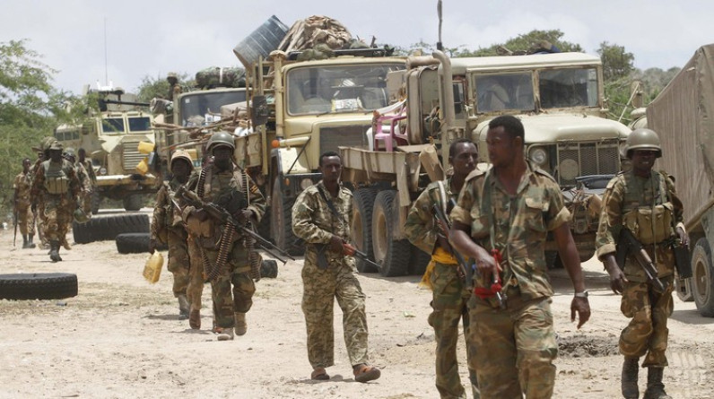 الصومال.. مقتل العشرات من عناصر حركة "الشباب" في عملية أمنية وسط البلاد