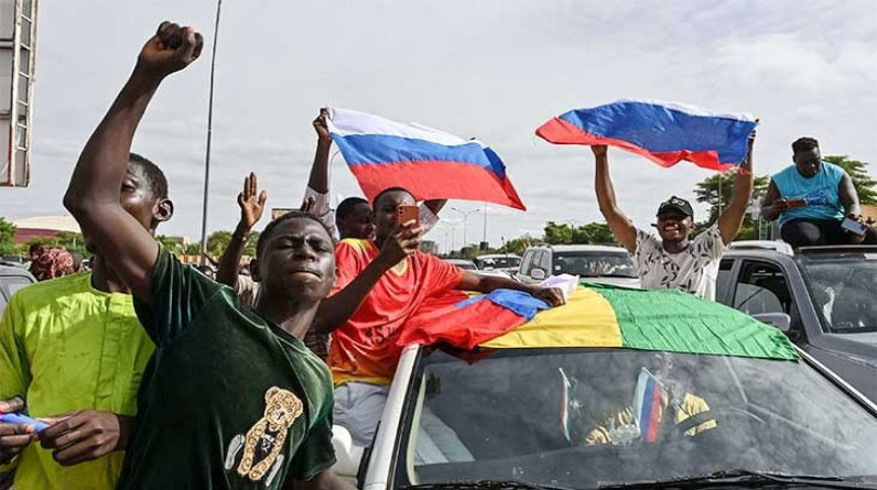 عزيز فيرم يكتب: روسيا تحذر من التدخل العسكري في النيجر.. هل سيخسر الاستعمار الغربي آخر معاقله بالساحل الإفريقي؟